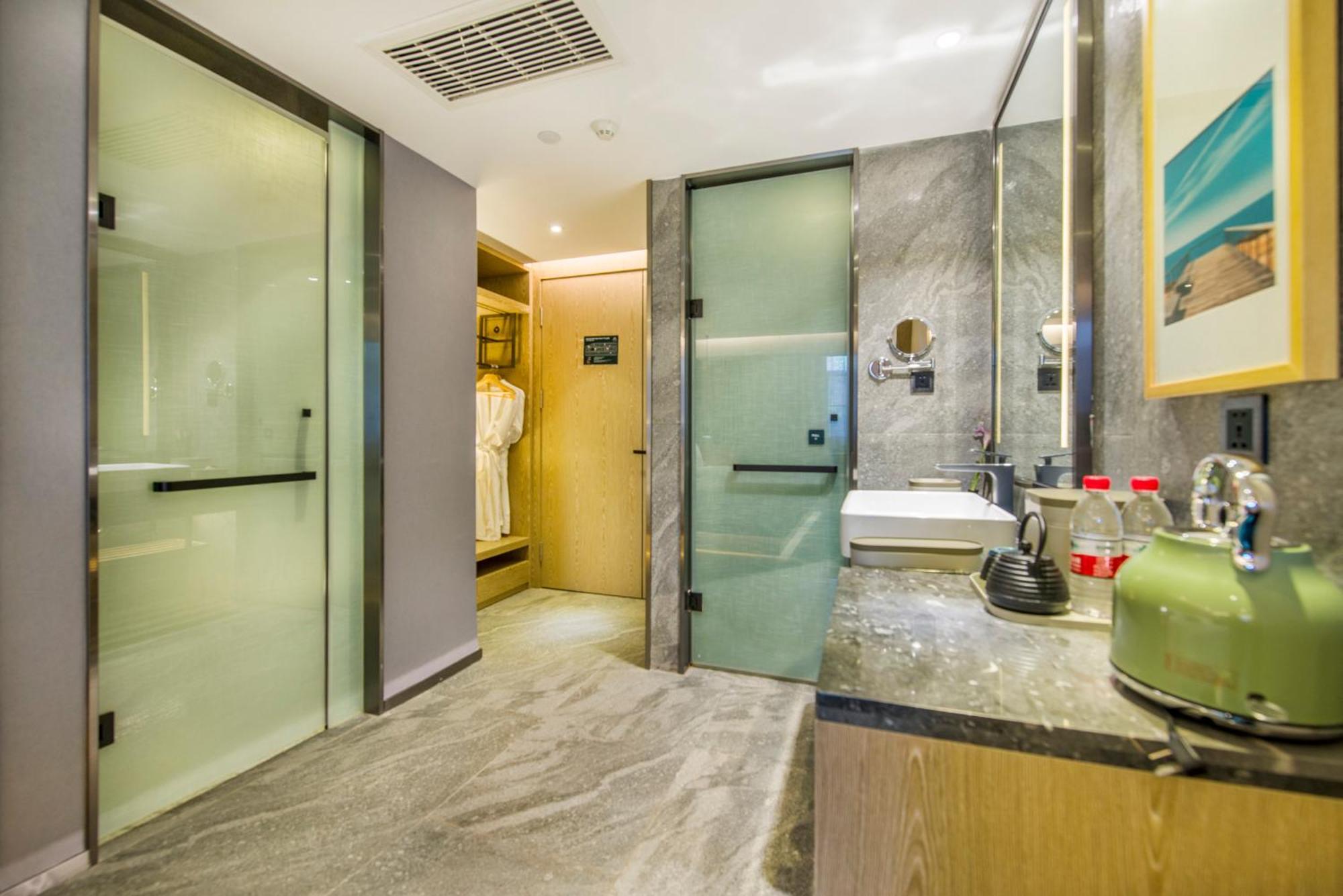 Hotel Atour X Zhujiang New Town Tianhe Park Station-free Shuttle Bus To Fair Guangzhou