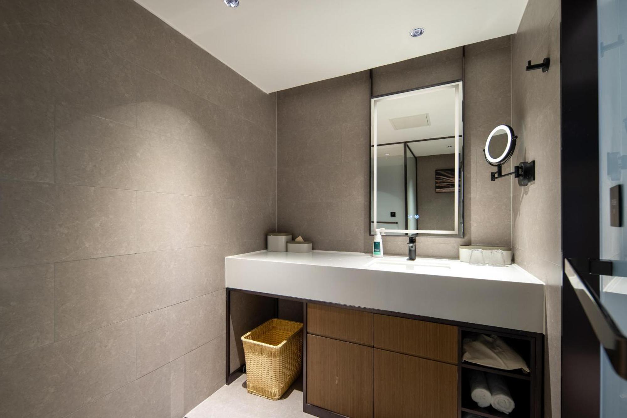 Atour X Huangpu Nangang Wanda Hotel 4*