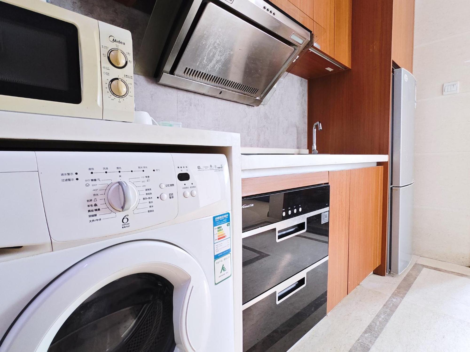 Uhome Service Apartment *