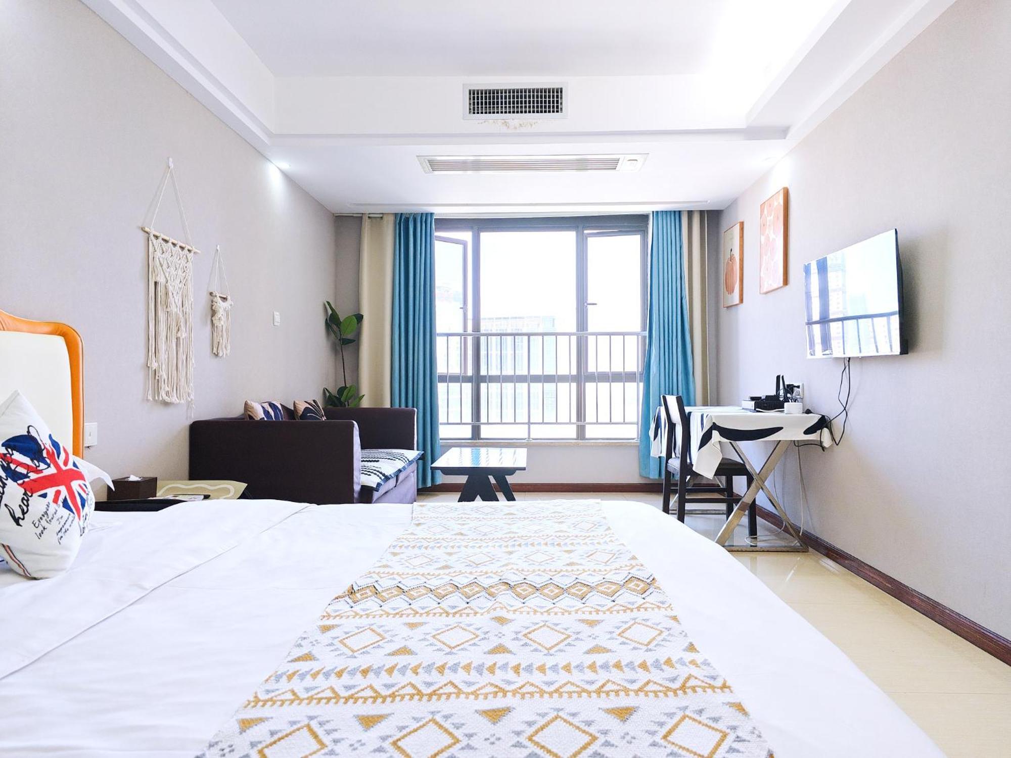 Uhome Service Apartment