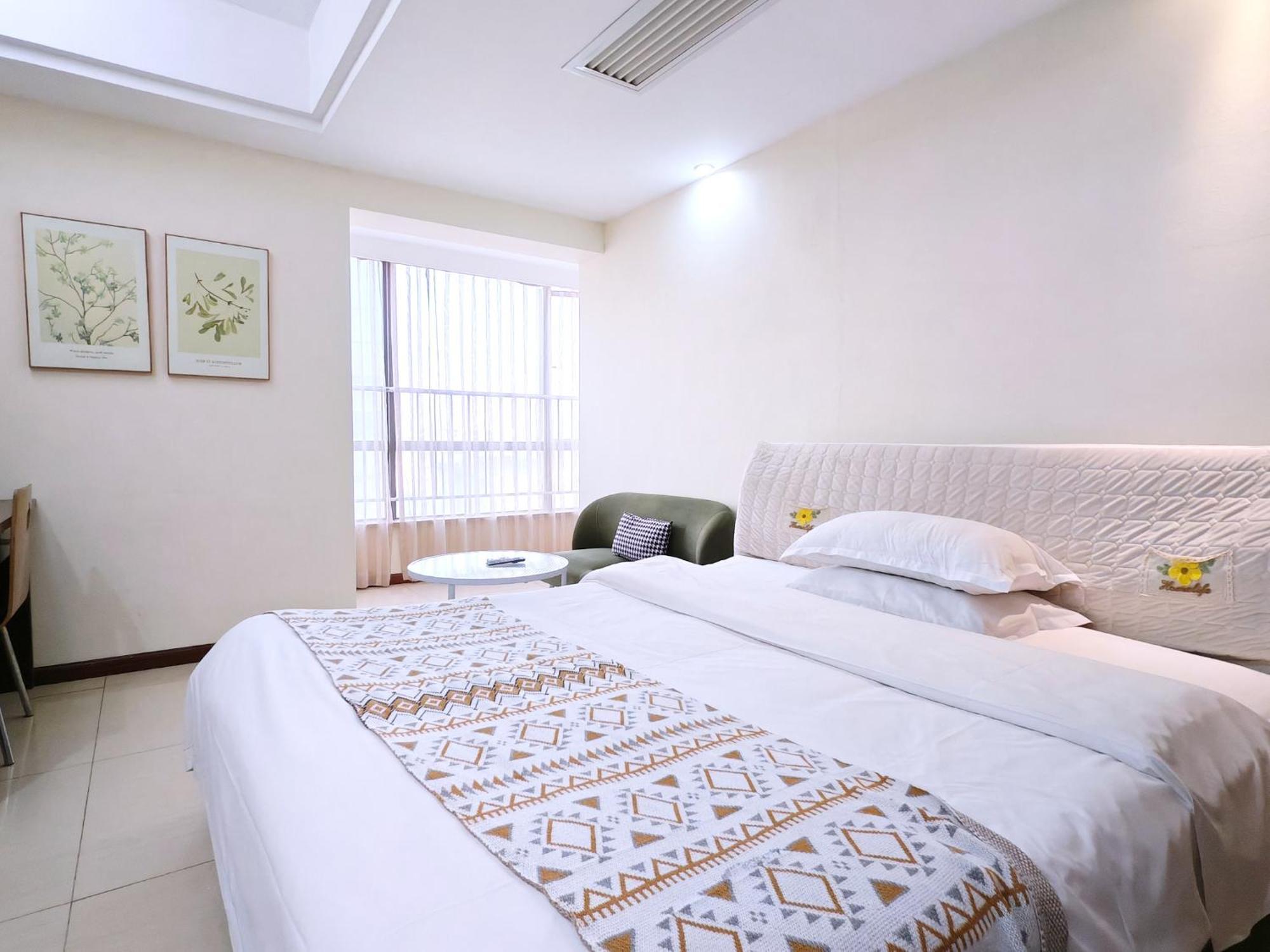 Uhome Service Apartment *