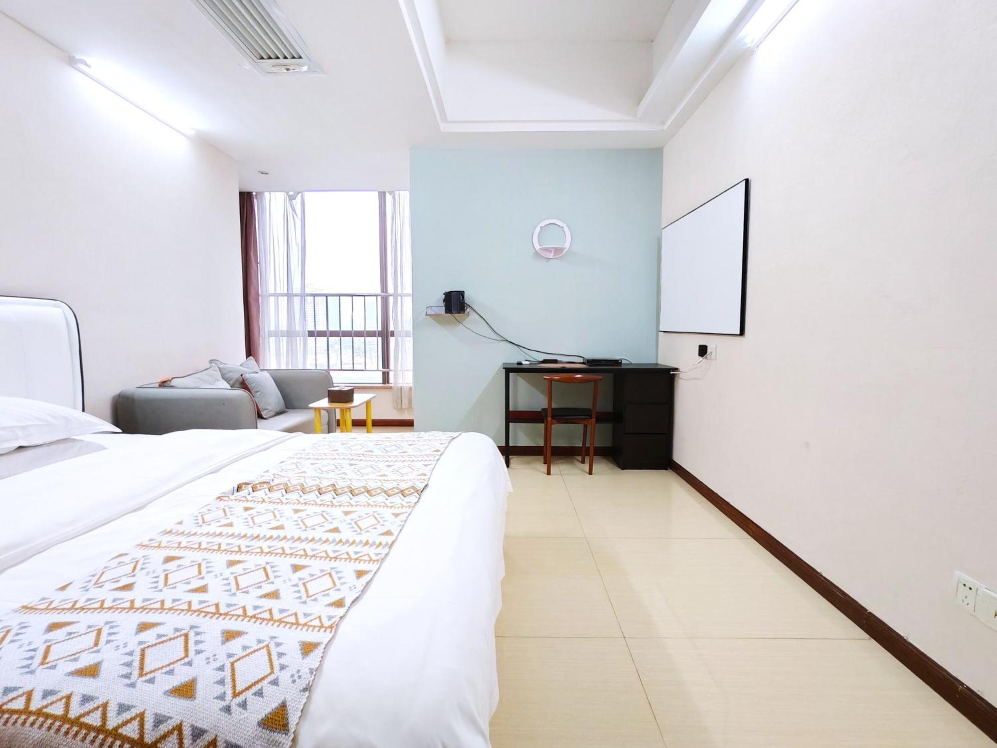 Uhome Service Apartment *