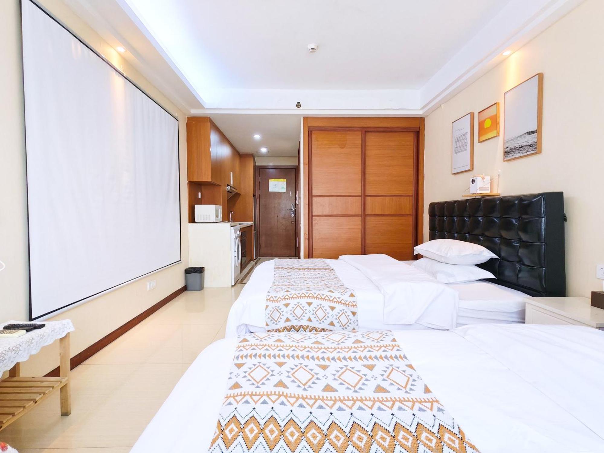 Uhome Service Apartment