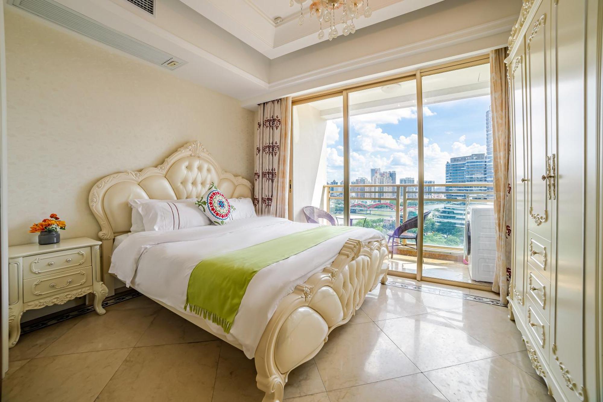 Hotel Waifiden Haizhu Square Wanyi 2*