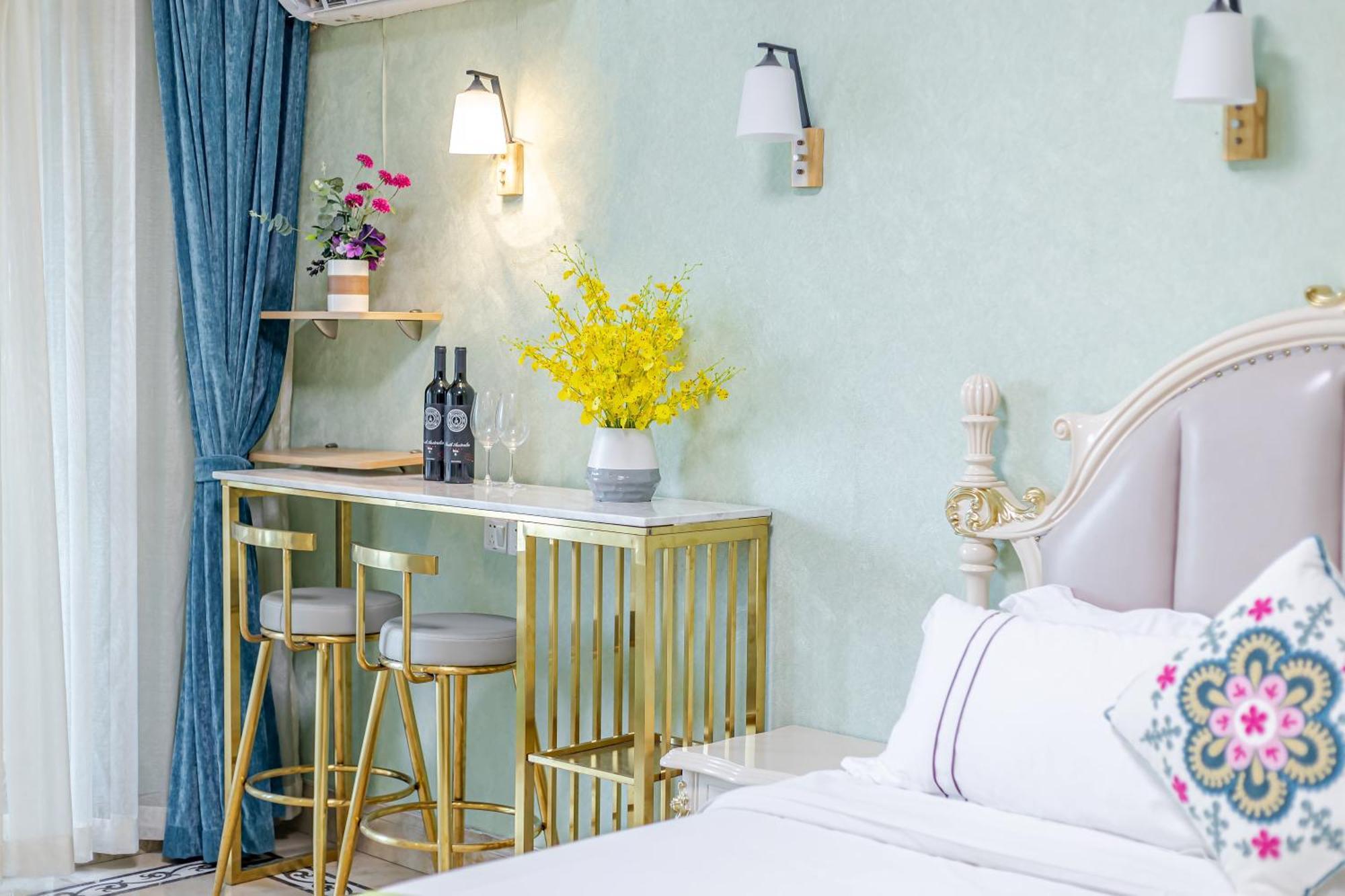 Waifiden Haizhu Square Wanyi Hotel 2*