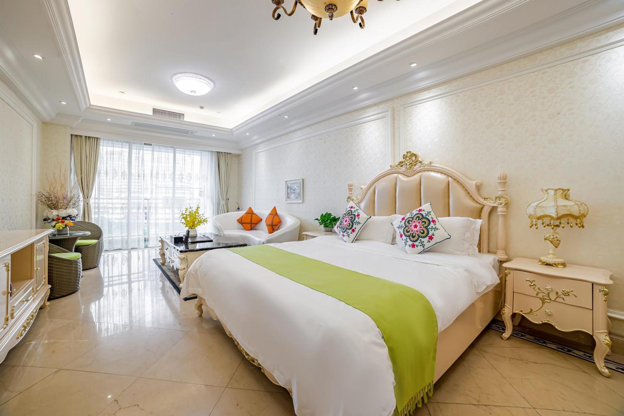 Waifiden Haizhu Square Wanyi Hotel 2*