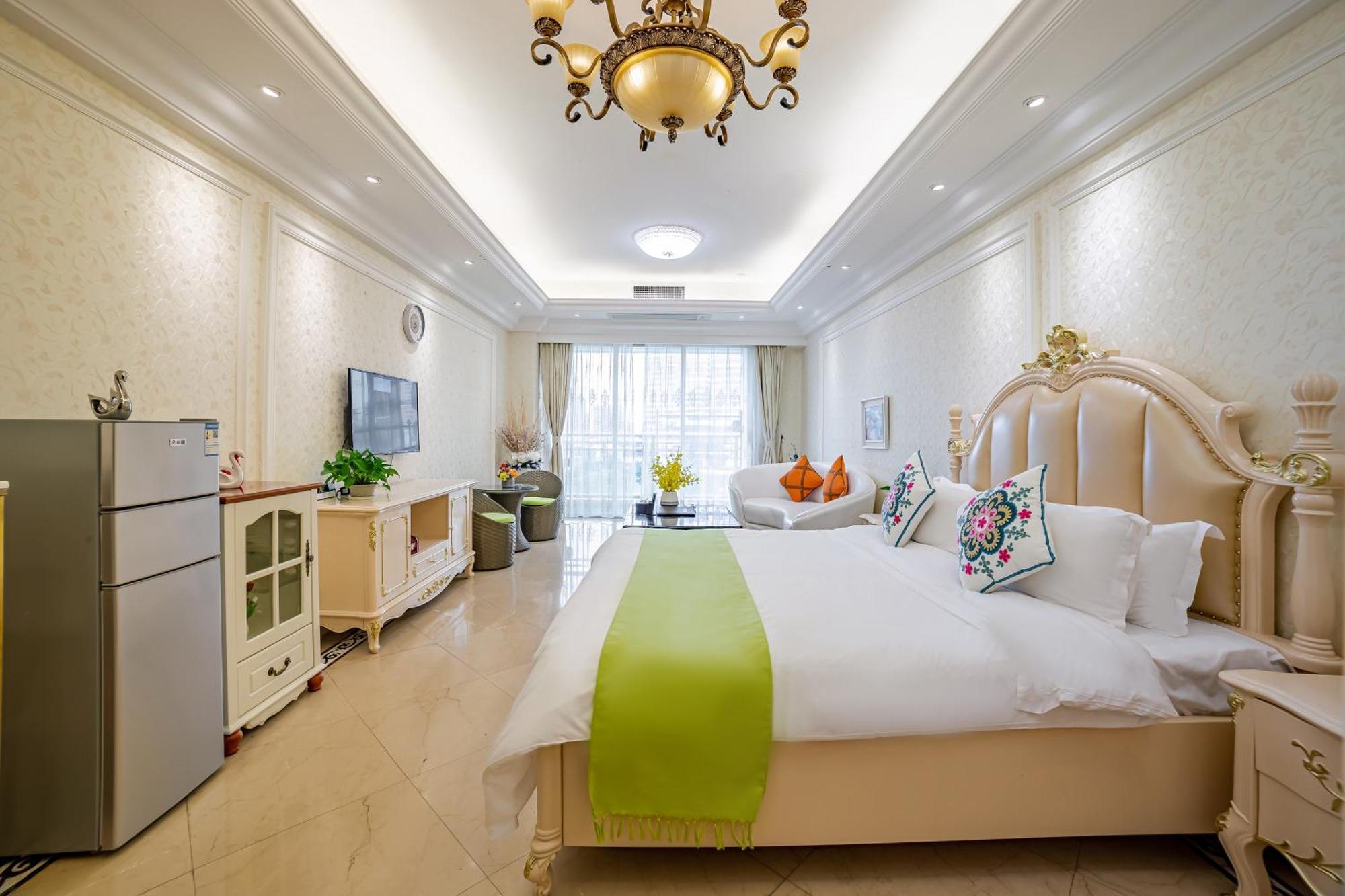 Hotel Waifiden Haizhu Square Wanyi 2*