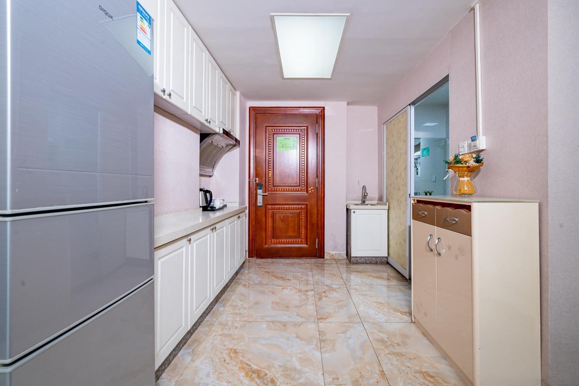 Hotel Waifiden Haizhu Square Wanyi 2*