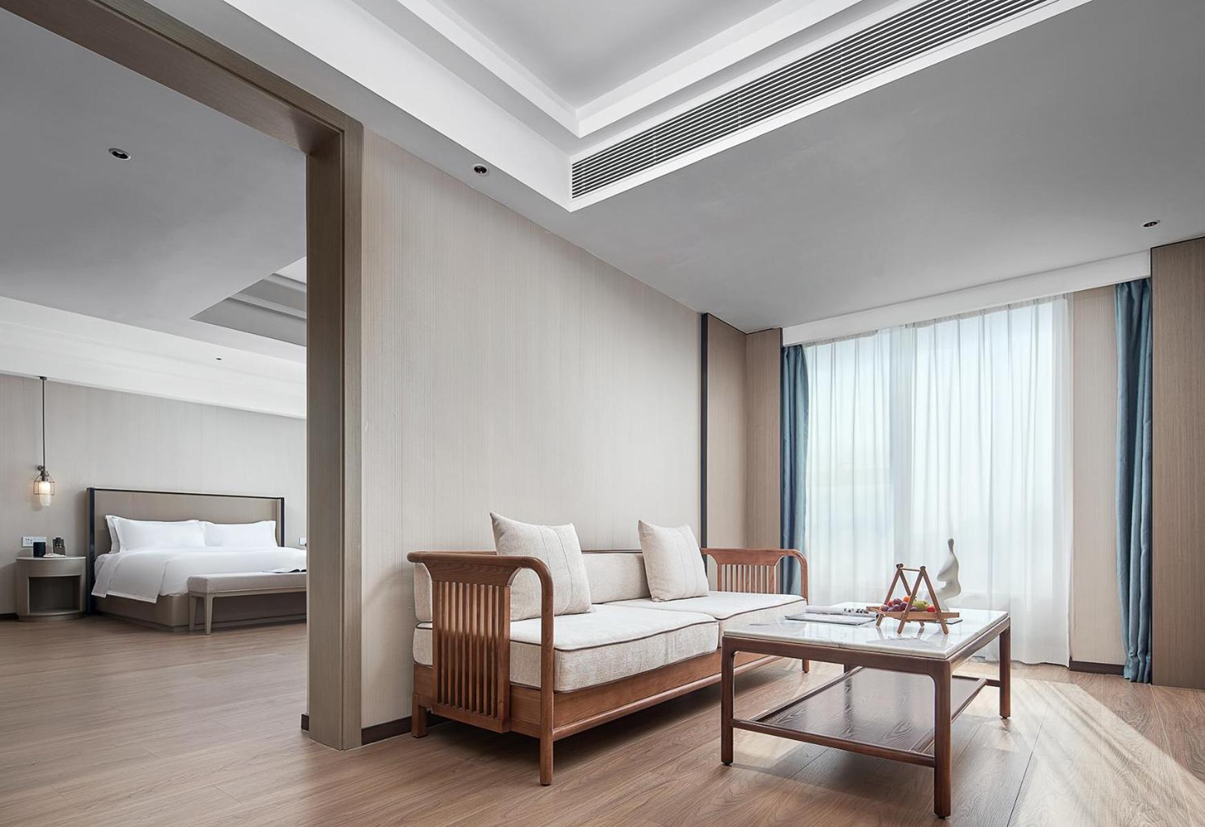 Liz International East Railway Station Zhujiang New Town Branch - Free Shuttle Bus To Fair Complex During Fair Period & Free Afternoon Tea & Free Midnight Snack & Free Vpn Internet Access Guangzhou