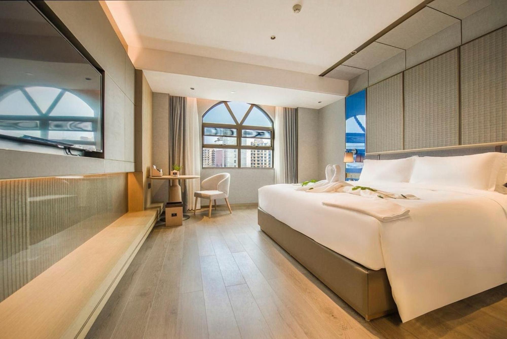 Liz International Panyu Ginza Shiqiao Metro Branch - Free Shuttle Bus To Fair Complex During Fair Period & Free Breakfast & Free Afternoon Tea & Free Midnight Snack Hotel 4*