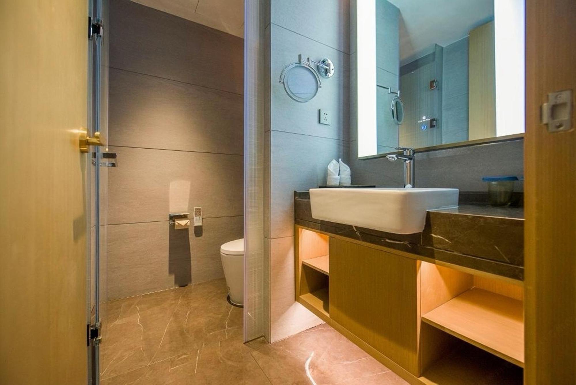 Hotel Liz International Panyu Ginza Shiqiao Metro Branch - Free Shuttle Bus To Fair Complex During Fair Period & Free Breakfast & Free Afternoon Tea & Free Midnight Snack 4*
