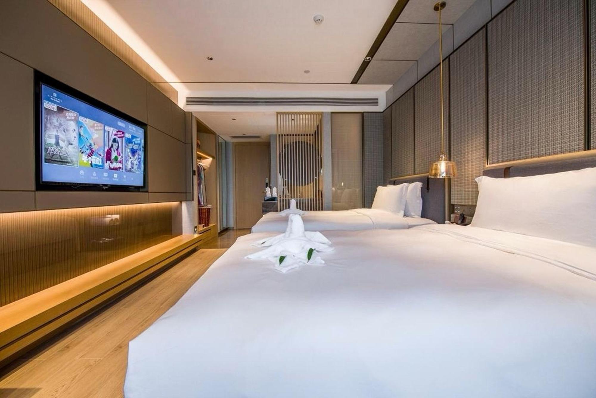 Liz International Panyu Ginza Shiqiao Metro Branch - Free Shuttle Bus To Fair Complex During Fair Period & Free Breakfast & Free Afternoon Tea & Free Midnight Snack Hotel