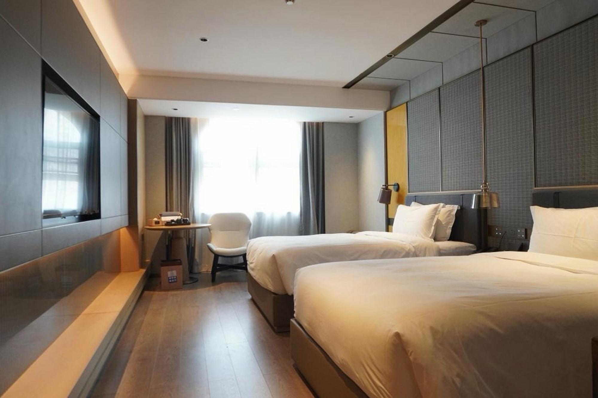 Liz International Panyu Ginza Shiqiao Metro Branch - Free Shuttle Bus To Fair Complex During Fair Period & Free Breakfast & Free Afternoon Tea & Free Midnight Snack 4*