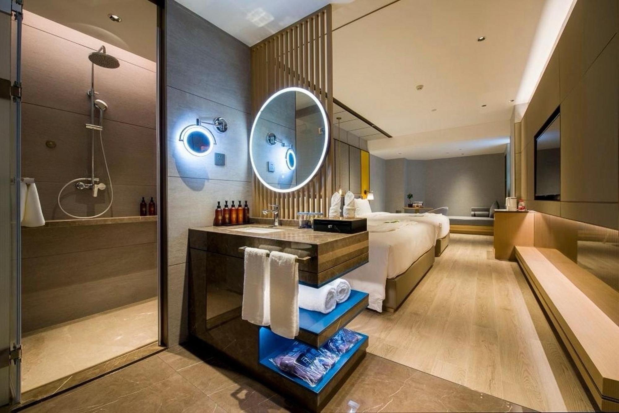 Hotel Liz International Panyu Ginza Shiqiao Metro Branch - Free Shuttle Bus To Fair Complex During Fair Period & Free Breakfast & Free Afternoon Tea & Free Midnight Snack 4*