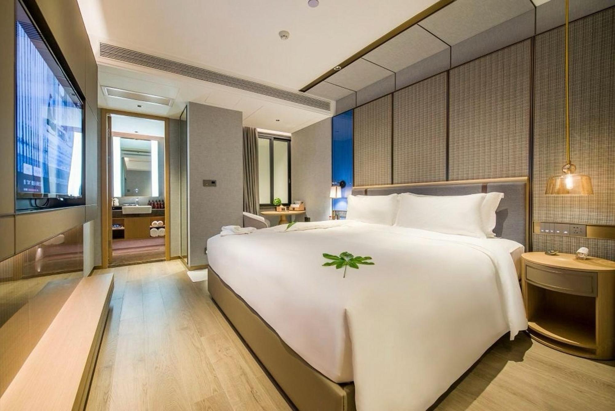 Liz International Panyu Ginza Shiqiao Metro Branch - Free Shuttle Bus To Fair Complex During Fair Period & Free Breakfast & Free Afternoon Tea & Free Midnight Snack 4* Guangzhou