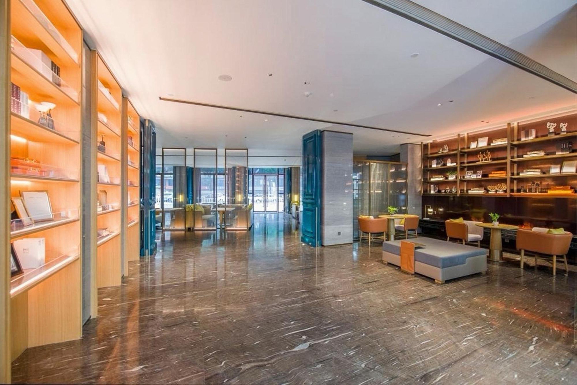 Liz International Panyu Ginza Shiqiao Metro Branch - Free Shuttle Bus To Fair Complex During Fair Period & Free Breakfast & Free Afternoon Tea & Free Midnight Snack 4*