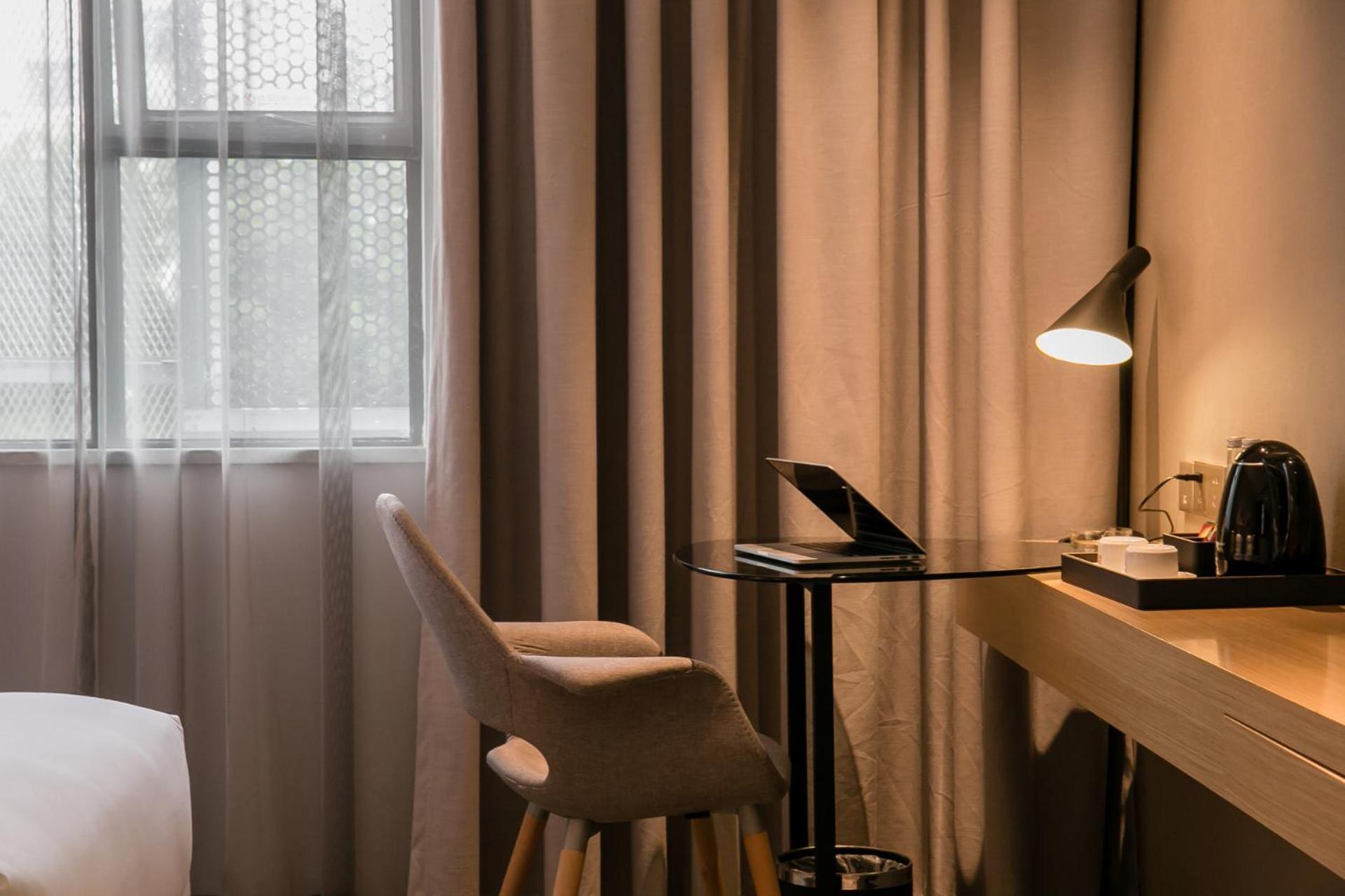 Hotel Borrman International Tower Chigang Metro Station Flagship Branch 4*