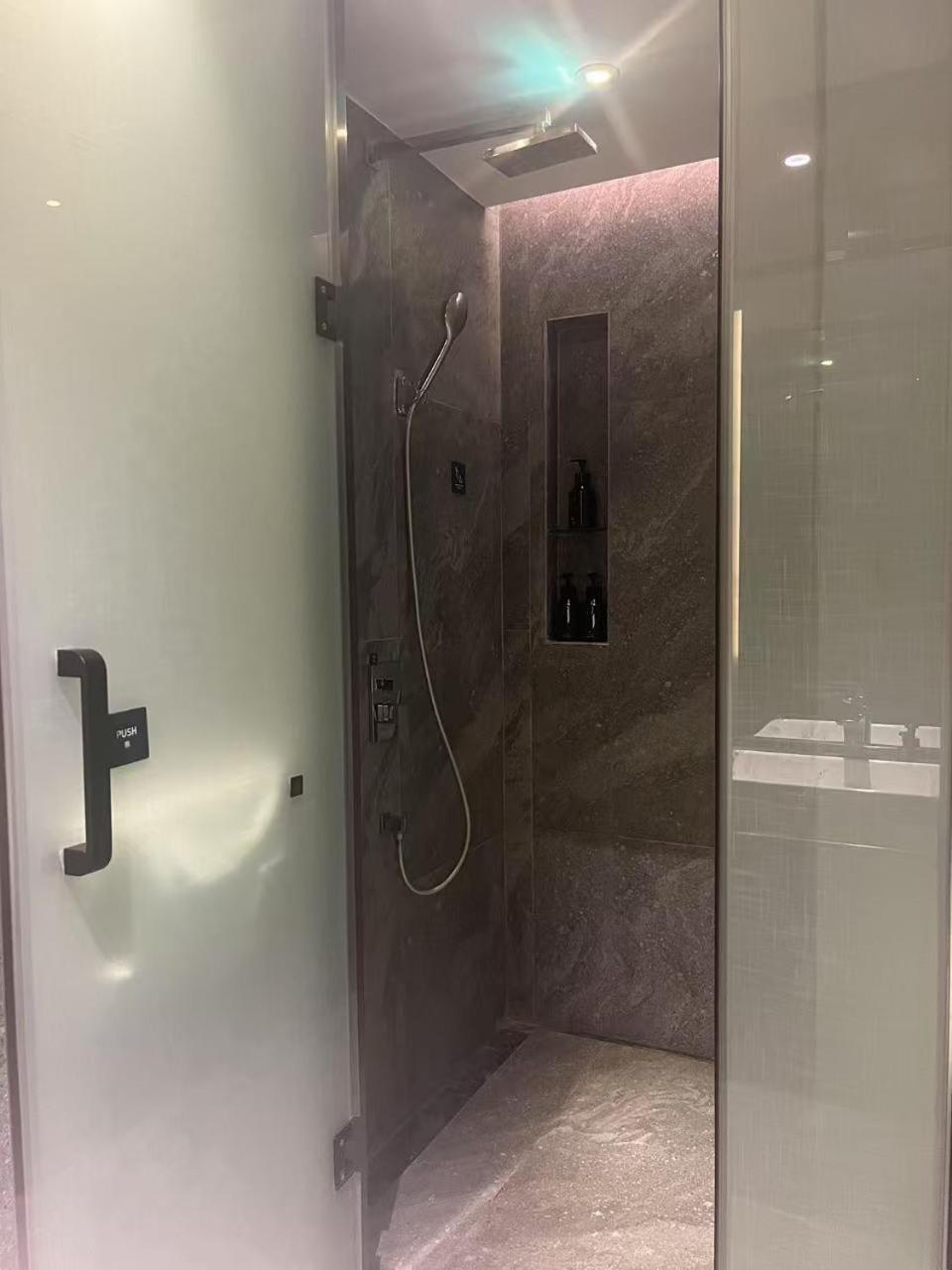 Hotel Atour X Zhujiang New Town Tianhe Park Station-free Shuttle Bus To Fair Guangzhou