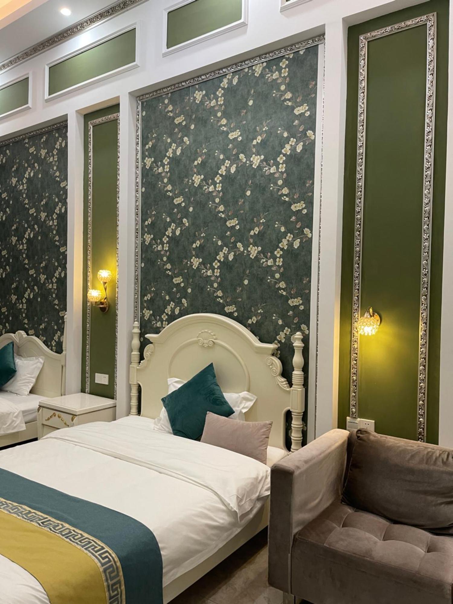 April Fair Duplex South Railway Station Ao Yuan Yue Shi Dai Branch * Guangzhou