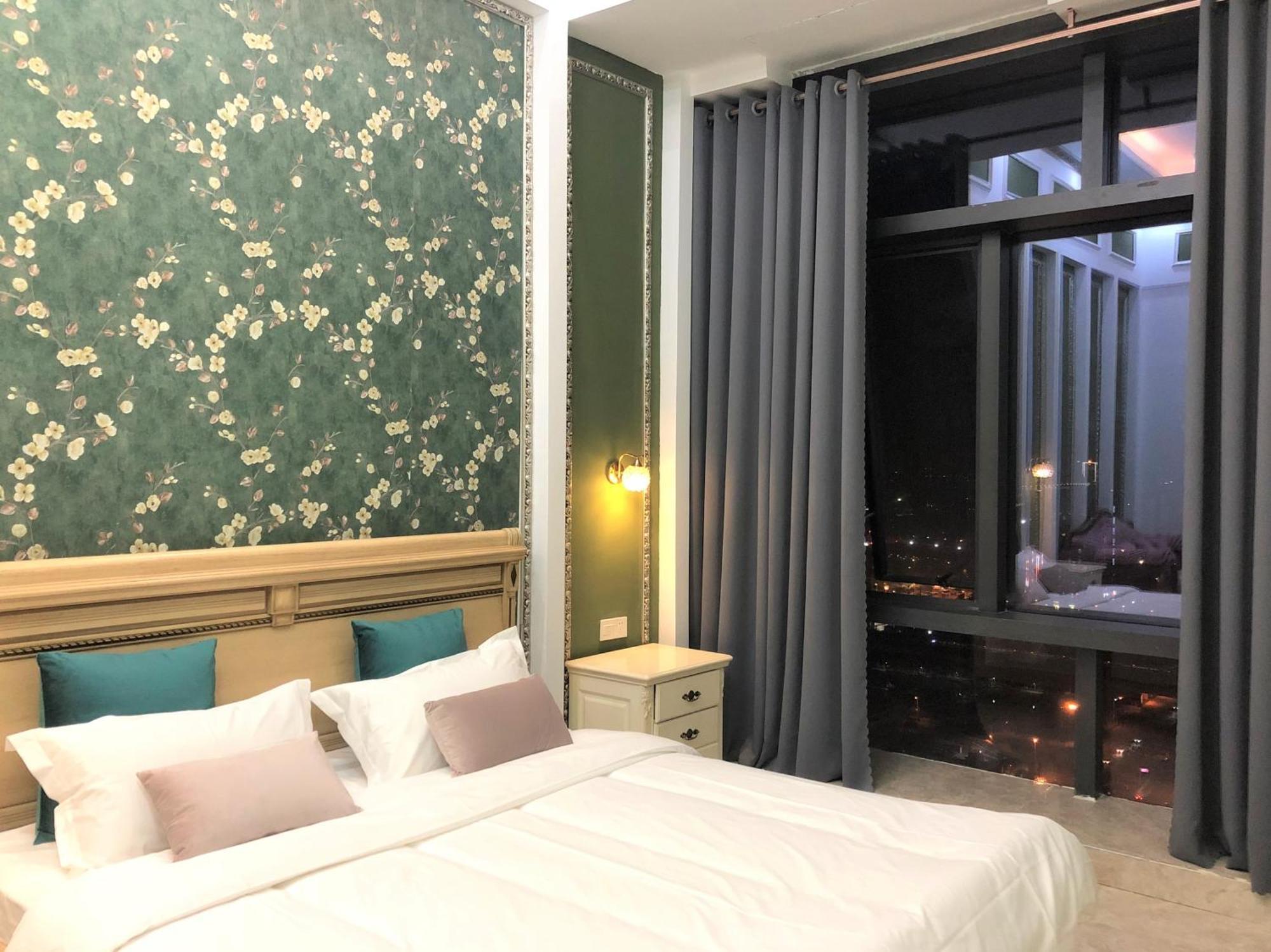 April Fair Duplex South Railway Station Ao Yuan Yue Shi Dai Branch Apartment *