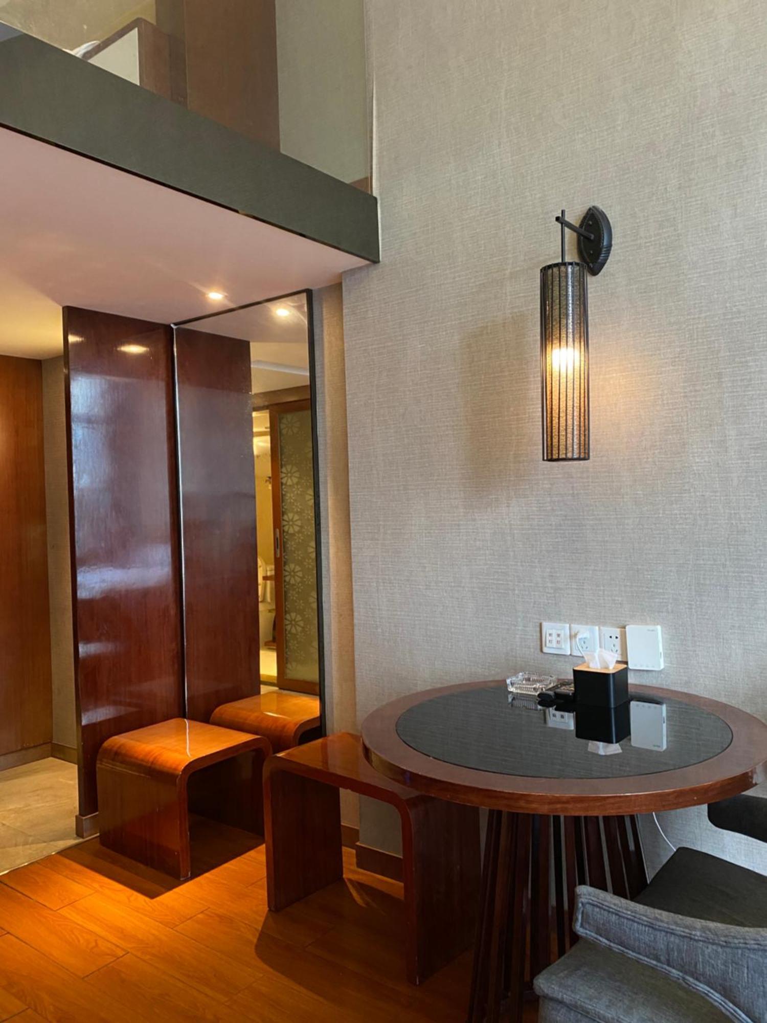 April Fair Duplex South Railway Station Ao Yuan Yue Shi Dai Branch Apartment Guangzhou