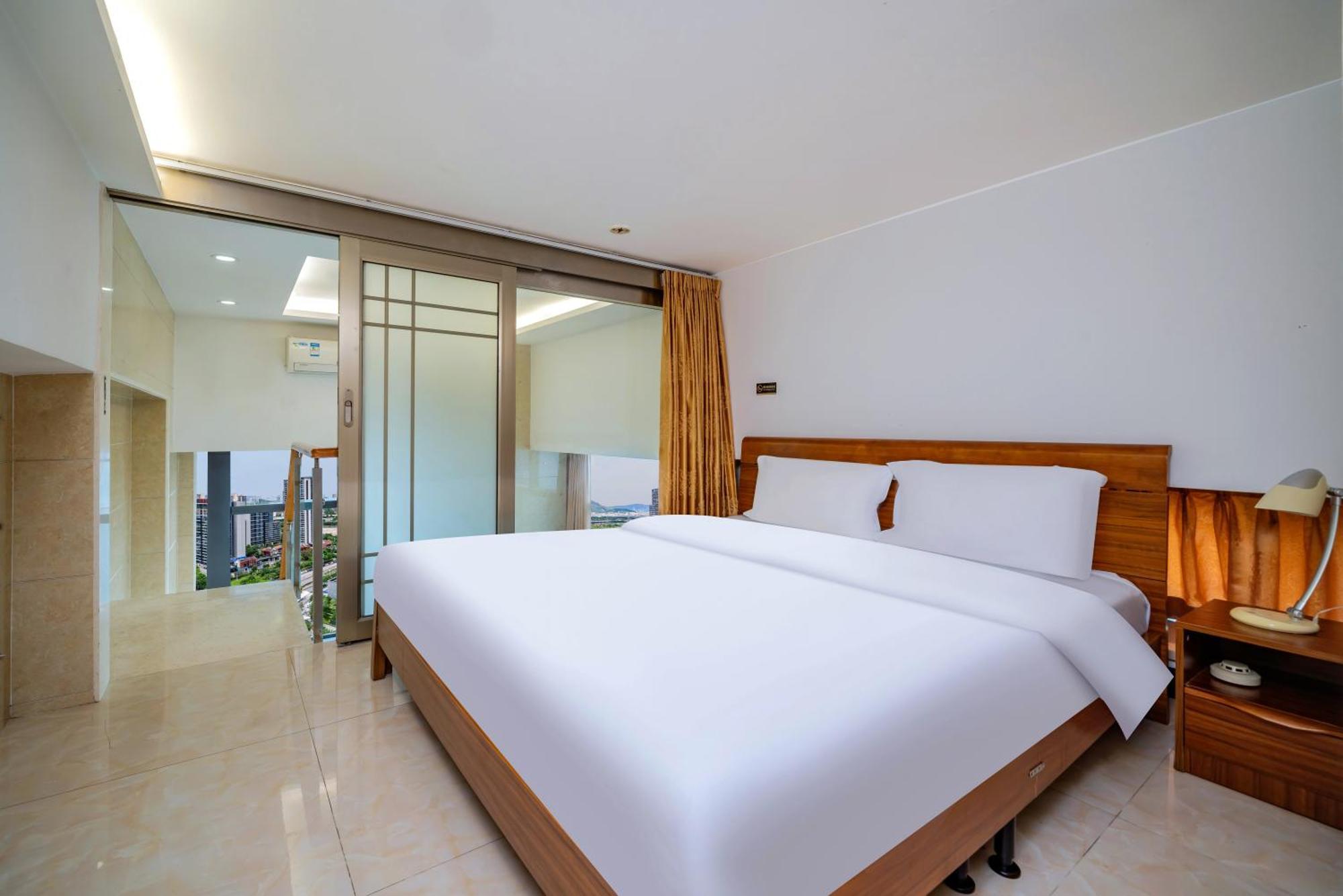 April Fair Duplex South Railway Station Ao Yuan Yue Shi Dai Branch Apartment