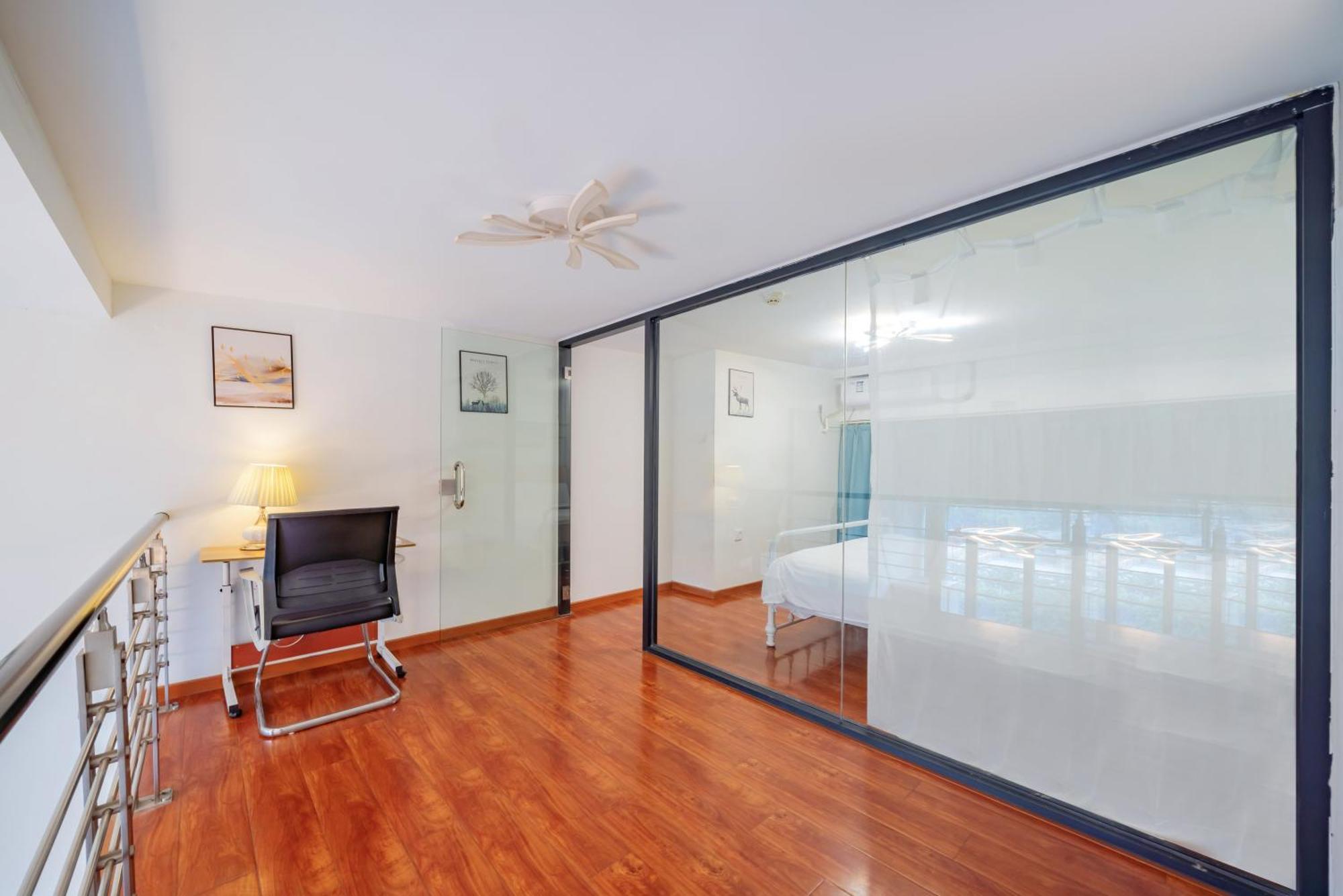April Fair Duplex South Railway Station Ao Yuan Yue Shi Dai Branch Apartment *