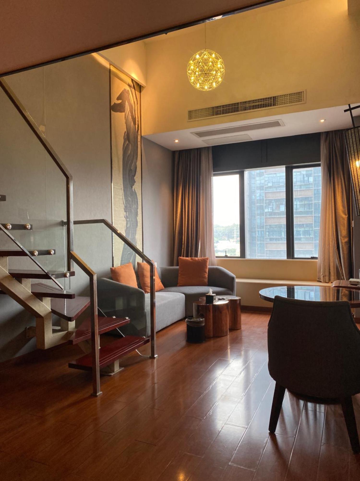 April Fair Duplex South Railway Station Ao Yuan Yue Shi Dai Branch Guangzhou