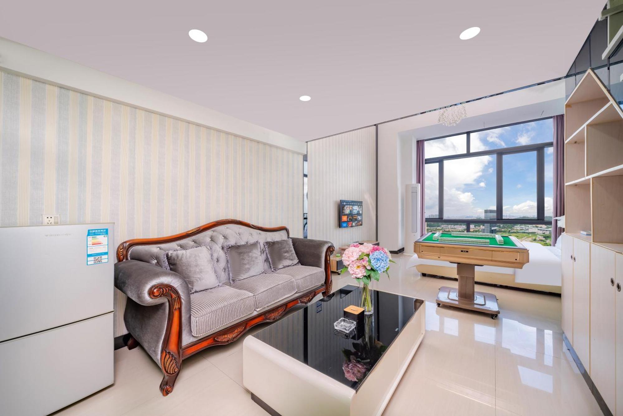 April Fair Duplex South Railway Station Ao Yuan Yue Shi Dai Branch Apartment *
