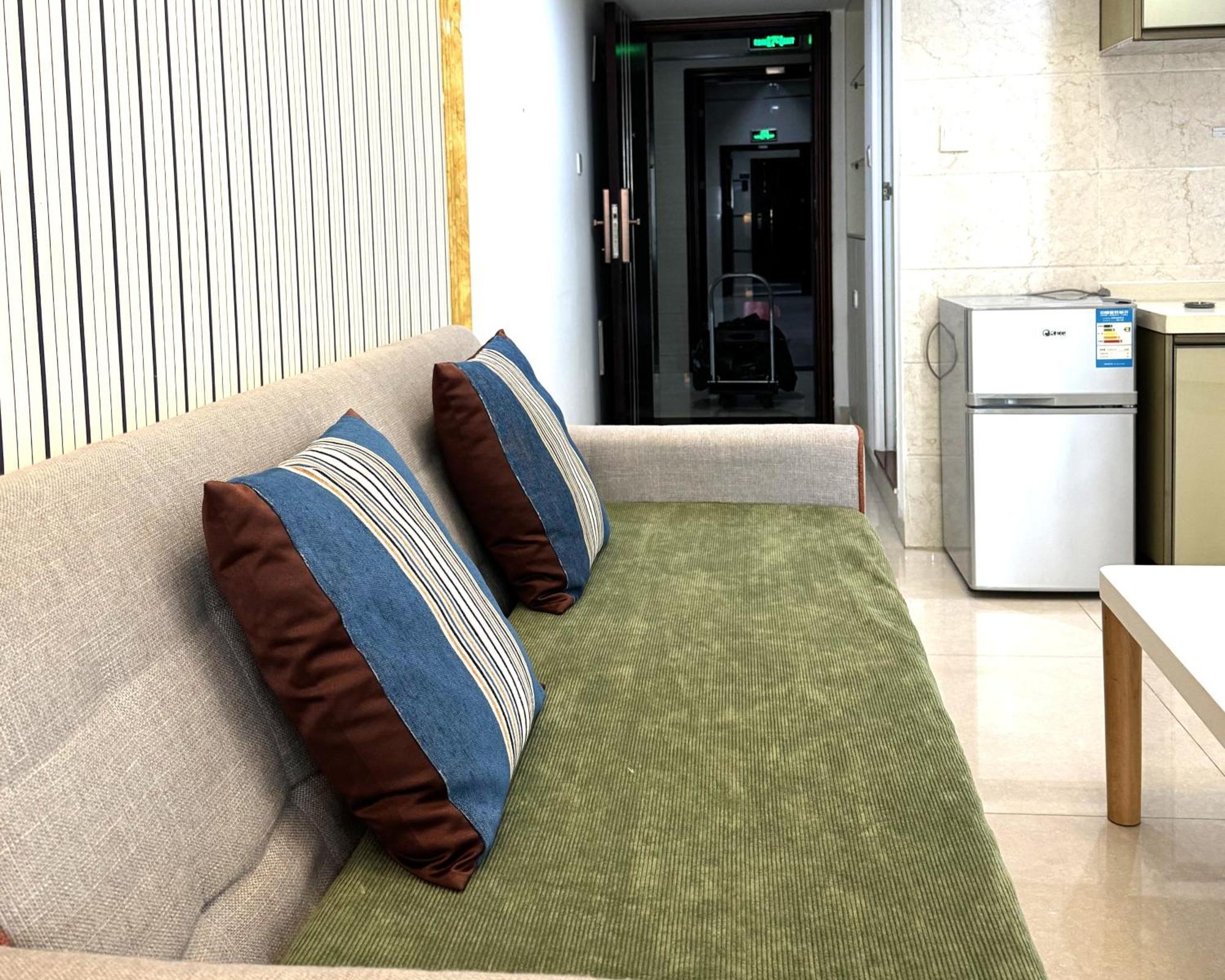 Apartment April Fair Duplex Guagnzhou South Railway Station Min Jie Branch