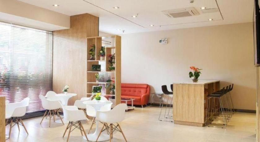 Hotel Iu Sports Center Lin He West Metro Branch Guangzhou