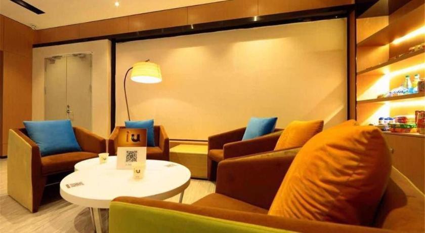 Hotel Iu Sports Center Lin He West Metro Branch 2*