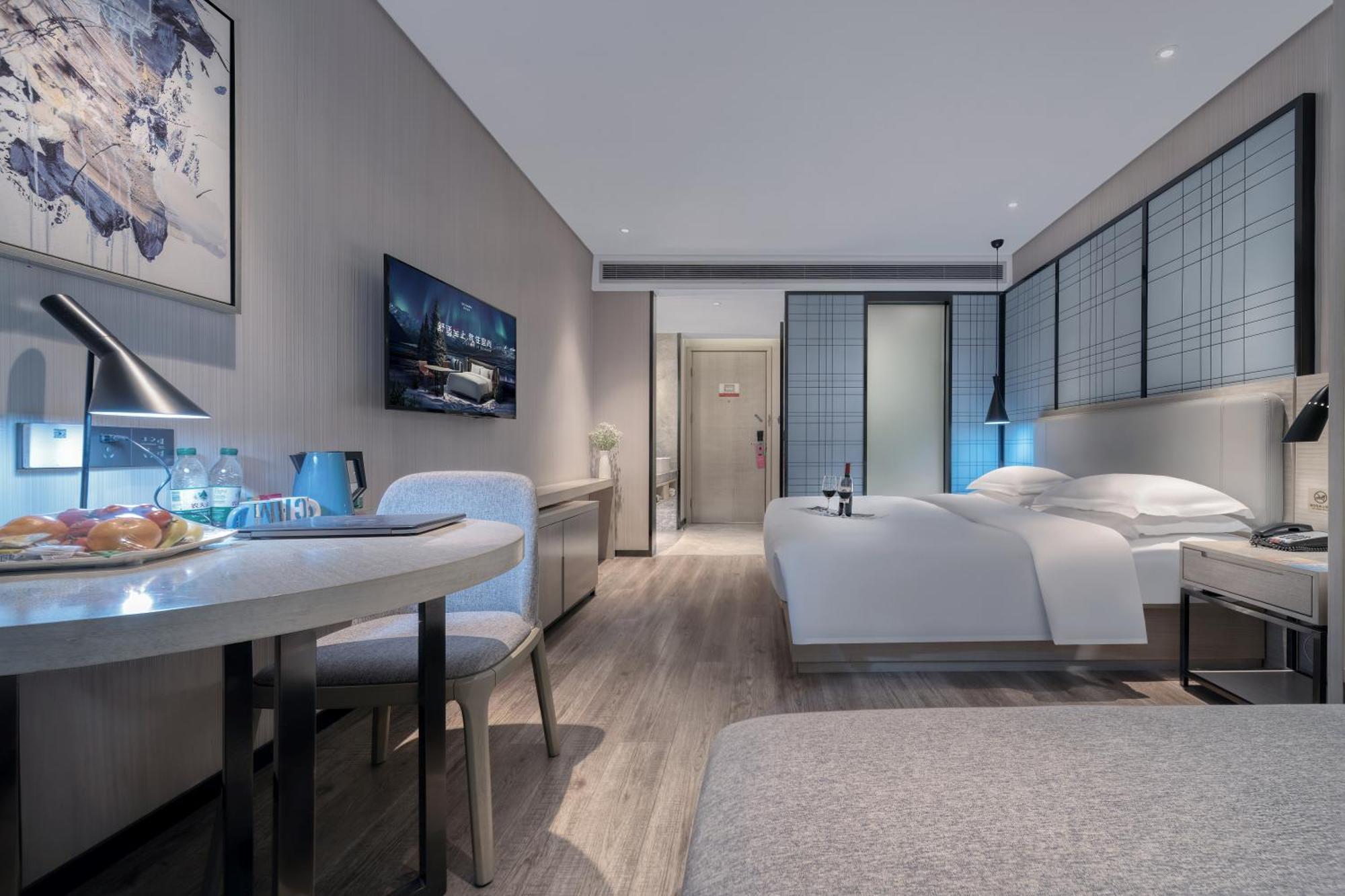 Echarm International Pazhou Convention And Exhibition Center Nanzhou Subway Metro Branch - Free Shuttle Bus To Fair Complex During Fair Period Guangzhou