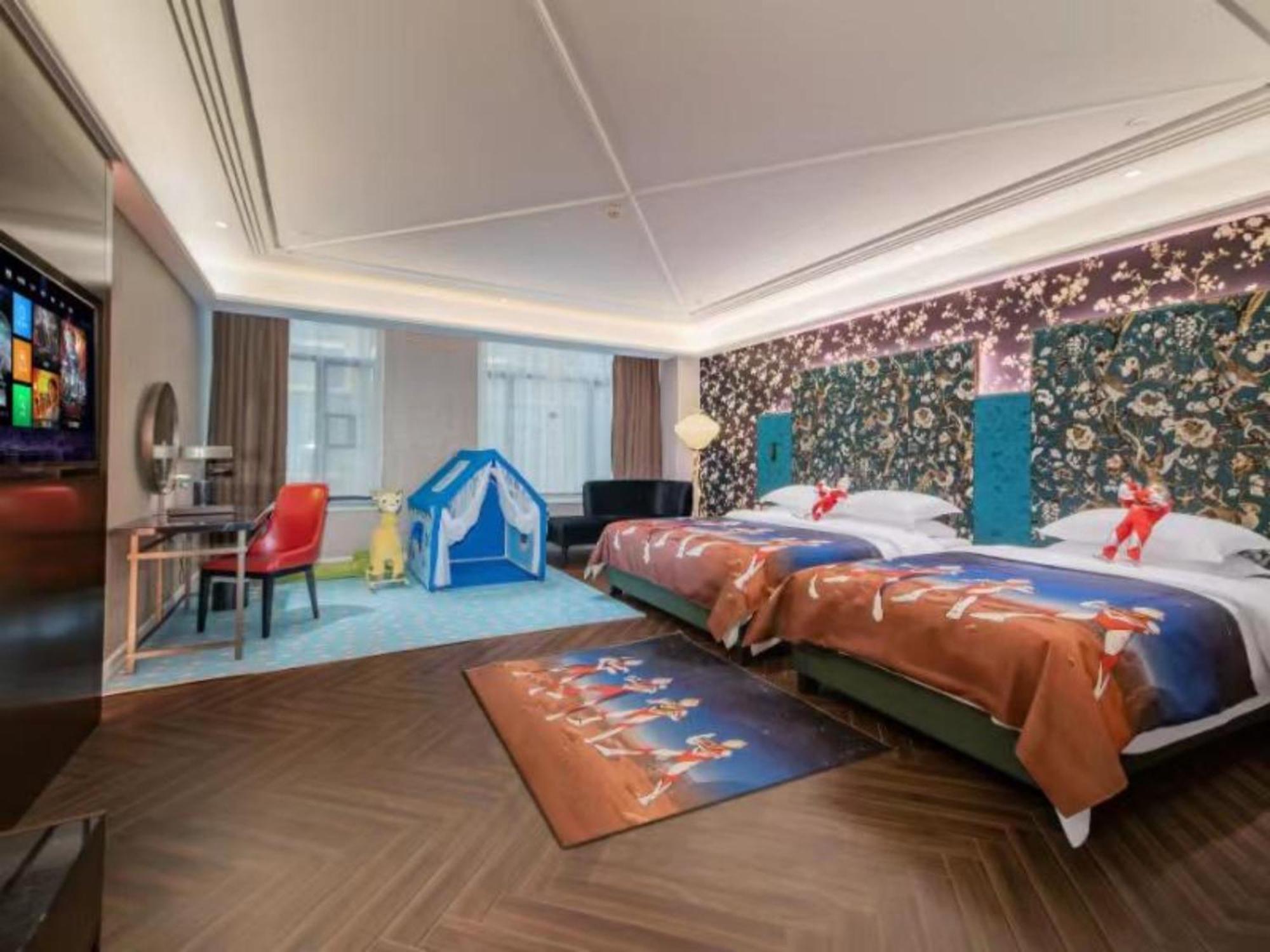 Metropolo Hanxi Chimelong Wanbo Subway Station Hotel 4*