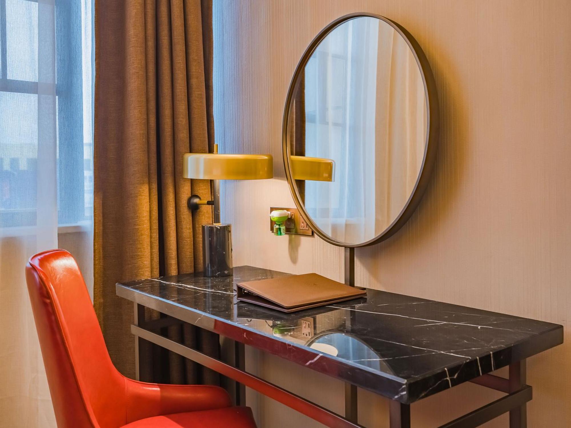 Hotel Metropolo Hanxi Chimelong Wanbo Subway Station