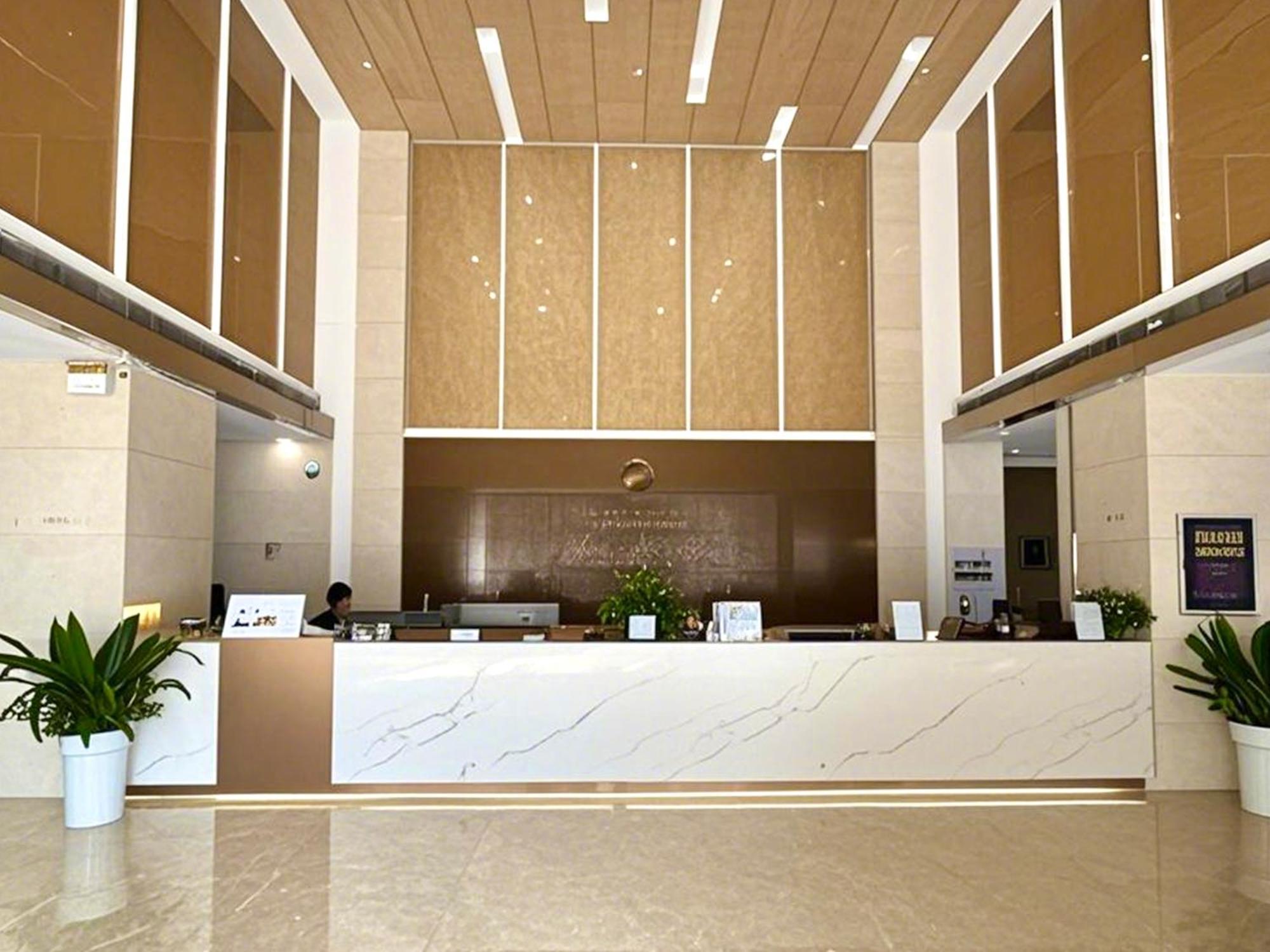 Yu Manju High-floor Huge-screen Audiovisual Hotel-guangzhou Tower Zhujiang New Town Sports West Road Branch 4*