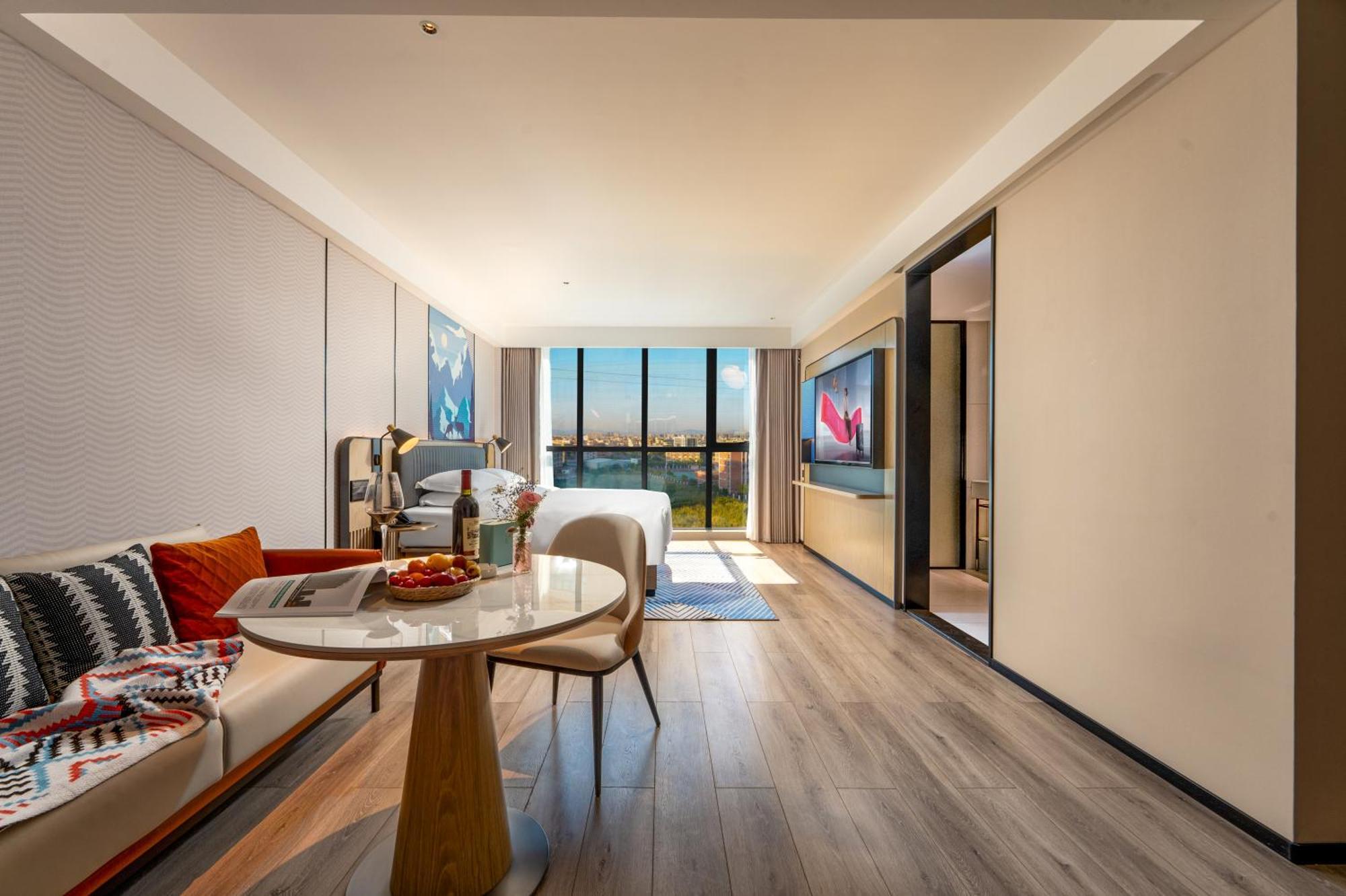 Hotel Echarm International Baiyun International Airport Qingbu Metro Branch - Free Deliver Service To Baiyun International Airport & Free Deliver Service To Fair Complex During Fair Period