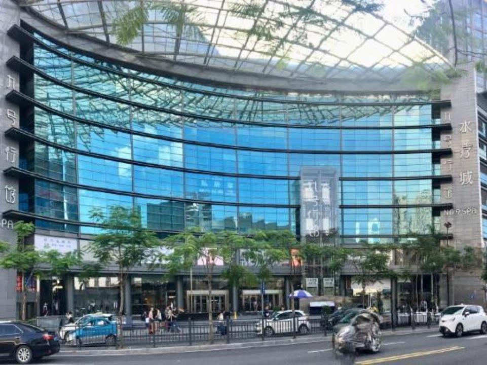 Liz International East Railway Station Zhujiang New Town Branch - Free Shuttle Bus To Fair Complex During Fair Period & Free Afternoon Tea & Free Midnight Snack & Free Vpn Internet Access 4* Guangzhou