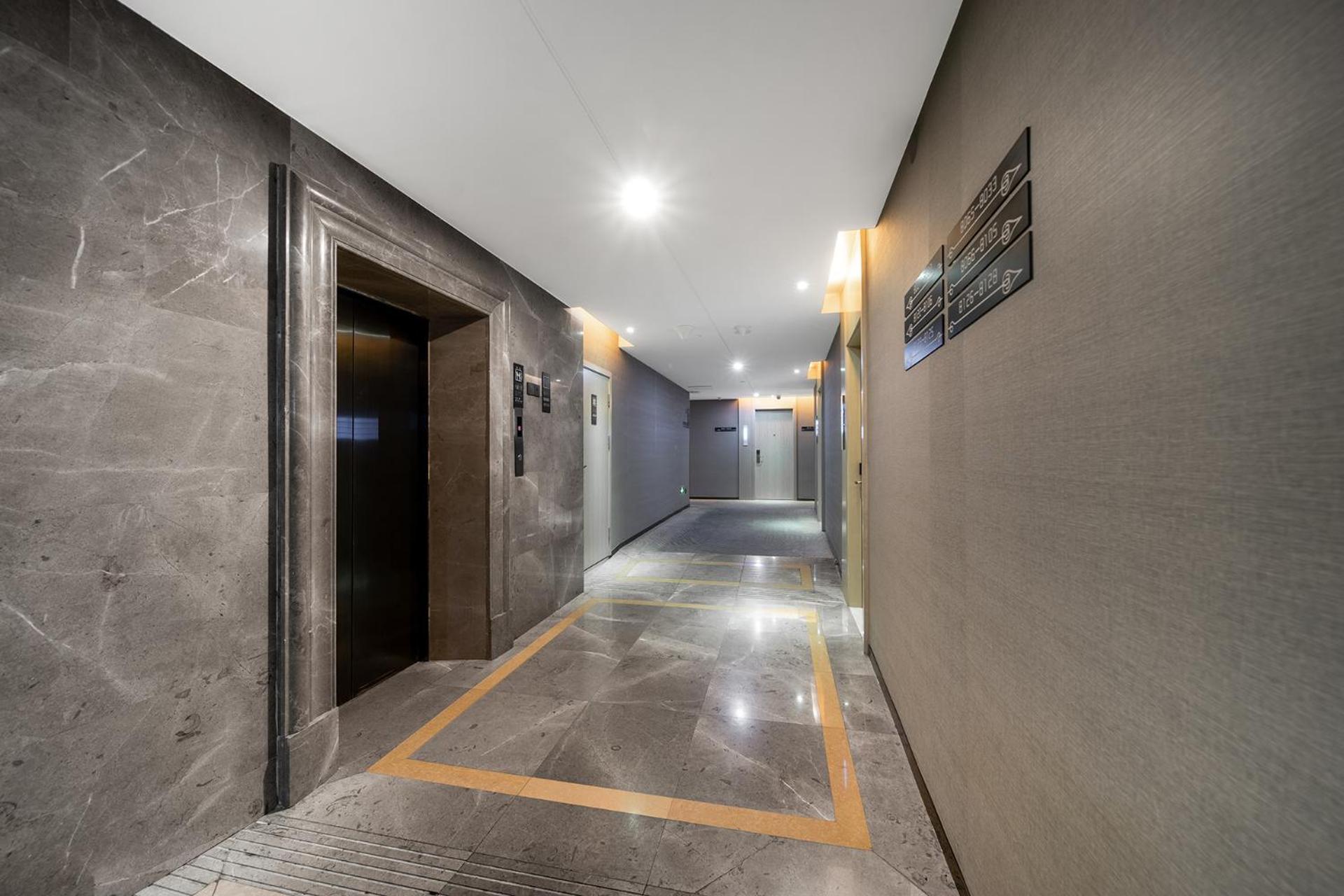 Echarm International Tower Pazhou Convention And Exhibition Center Lujiang Subway Metro Branch - Free Shuttle Bus To Fair Complex During Fair Period Guangzhou