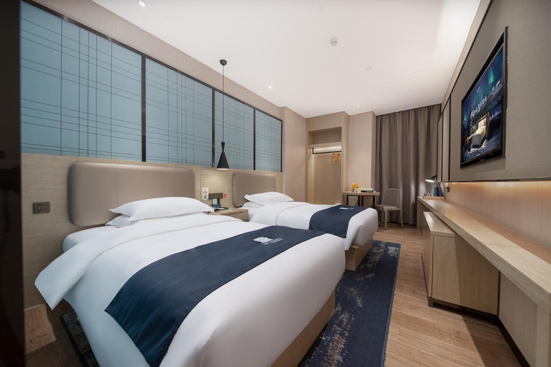 Echarm International Tower Pazhou Convention And Exhibition Center Lujiang Subway Metro Branch - Free Shuttle Bus To Fair Complex During Fair Period