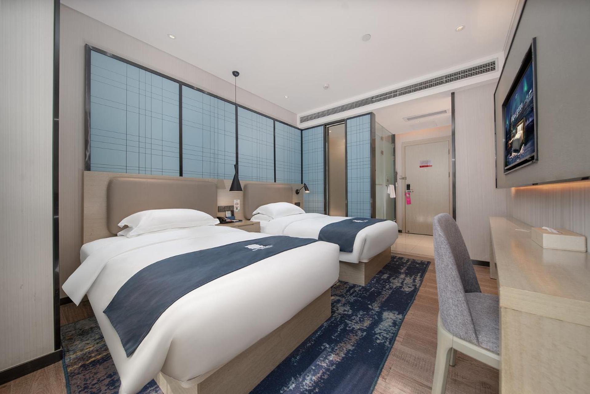 Echarm International Tower Pazhou Convention And Exhibition Center Lujiang Subway Metro Branch - Free Shuttle Bus To Fair Complex During Fair Period Guangzhou