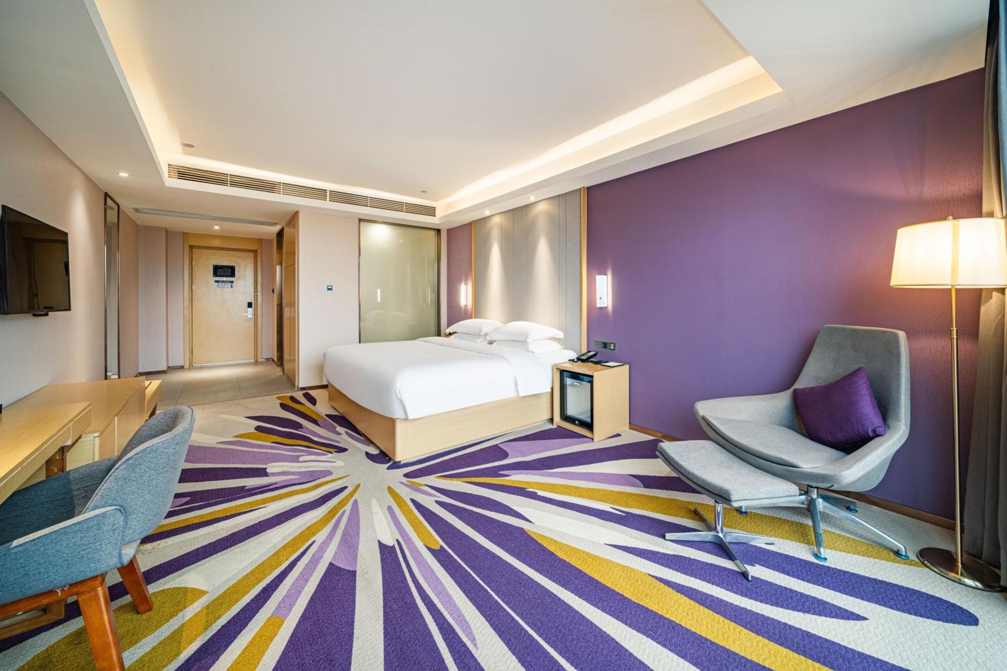 Hotel Echarm International Baiyun International Airport Huadu Plaza Branch - Free Deliver Service To Baiyun International Airport & Free Deliver Service To Fair Complex During Fair Period