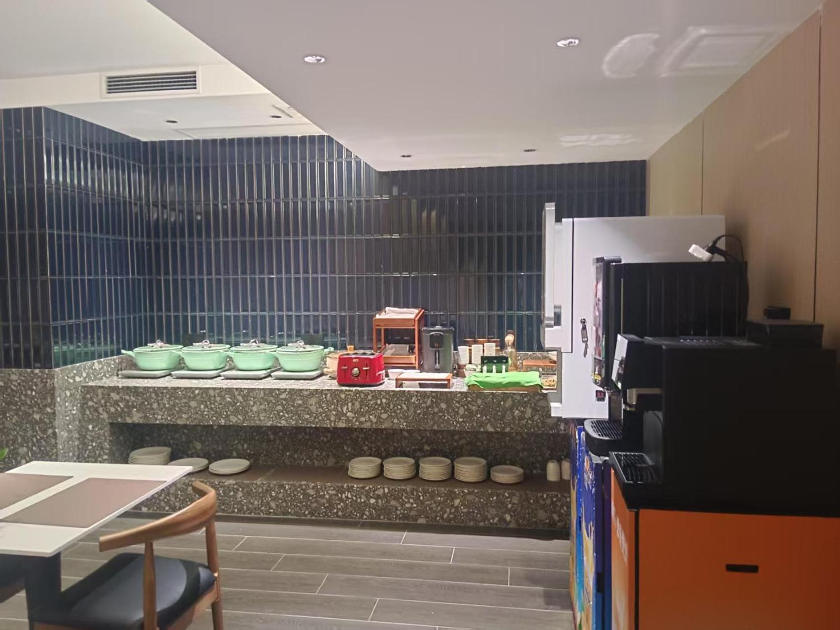 Paco Hotel Tianhe Coach Terminal Metro Satation Guangzhou-Free Shuttle Bus For Canton Fair Hotel Guangzhou