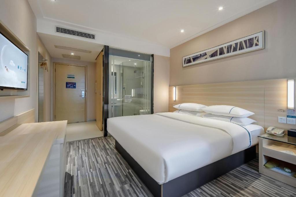 Comfort Renhe Metro Station Huatong Plaza 2*