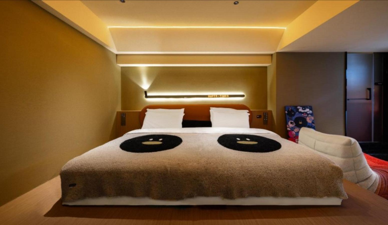 Super Time Trendy Design Beijing Road Pedestrian Street Dafo Temple Branch 3*