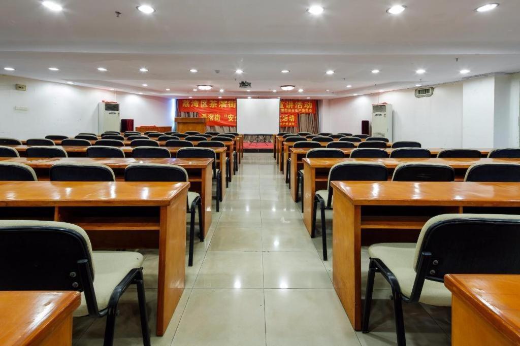 Lavande Fangcun Huadiwan Metro Station Hotel