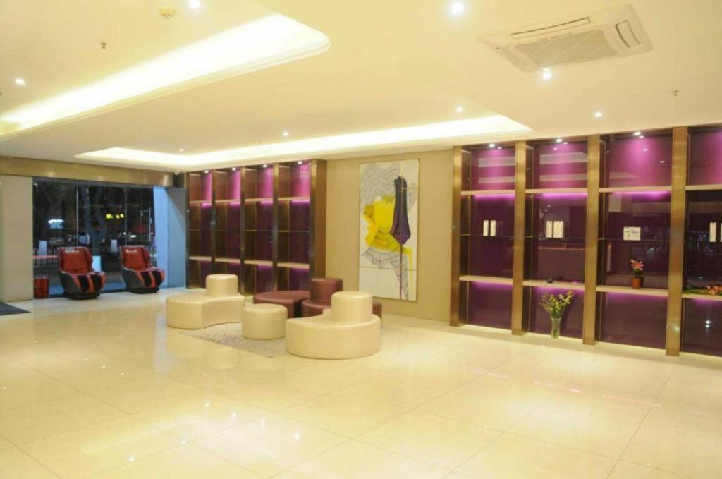 Lavande Fangcun Huadiwan Metro Station 4* Guangzhou