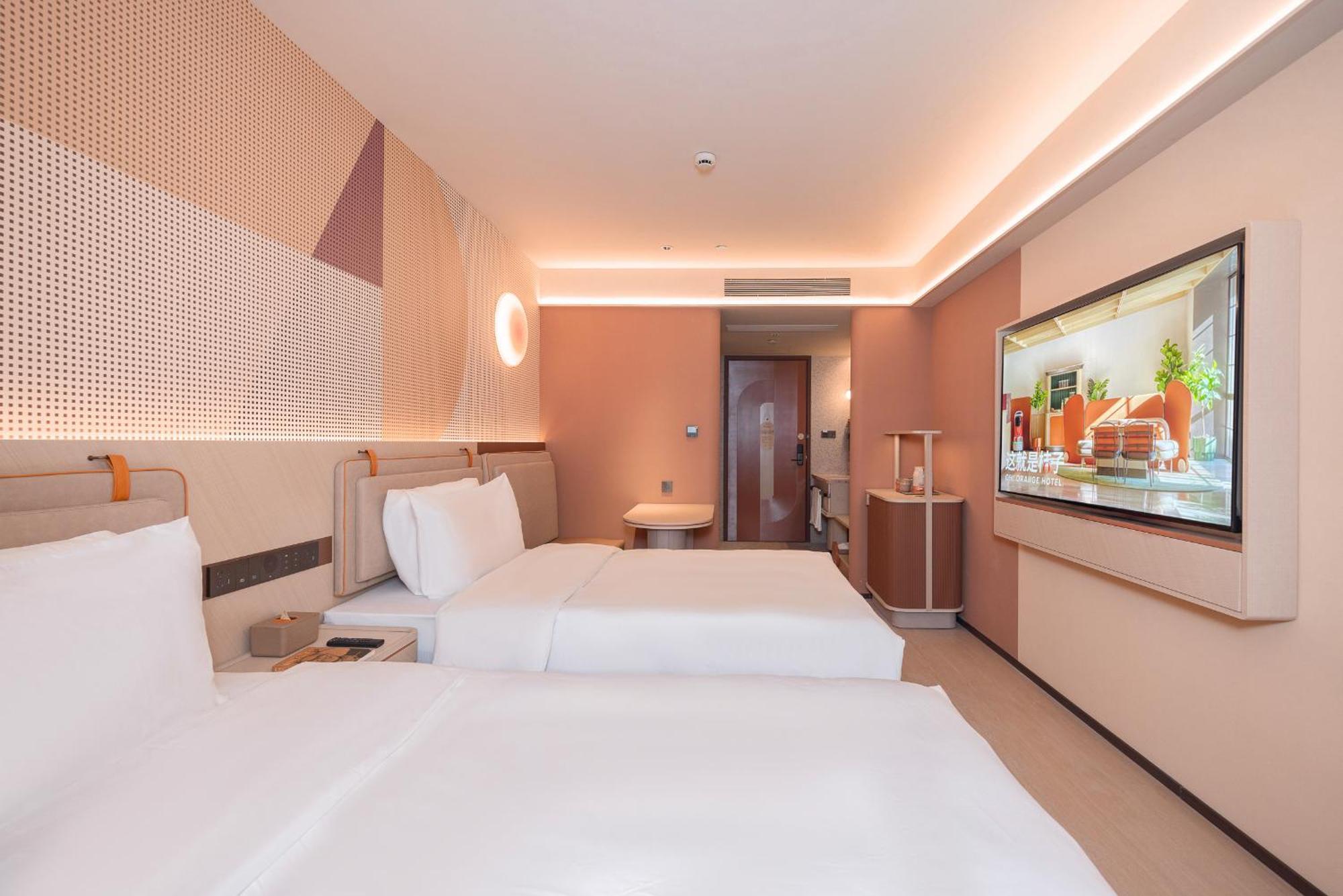 Hotel Orange Baiyun Airport 4*