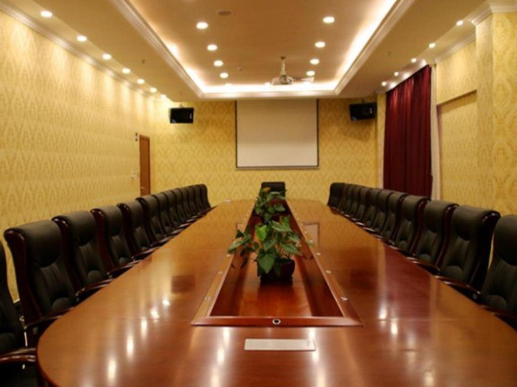 Vienna Changlong Chinese Food Court Branch Hotel