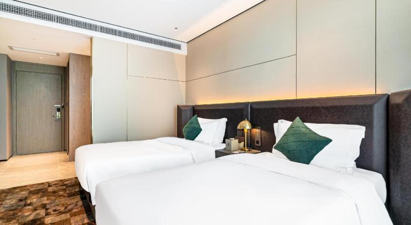 Hotel Echarm Junming Paradise 3*